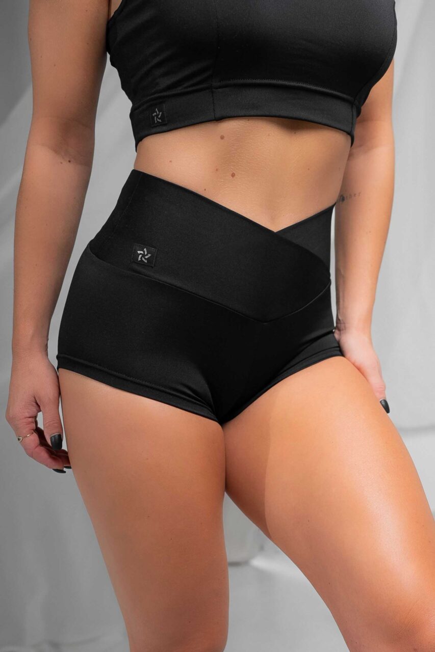 Komplet pole dance top high i szorty z marszczeniem na zakładkę czarny - obrazek 3