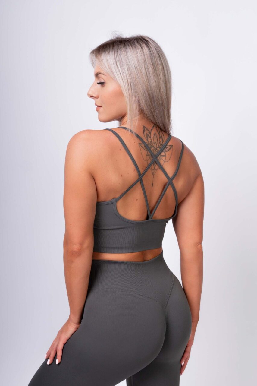 Top bezszwowy shape na ramiączkach szary - obrazek 3