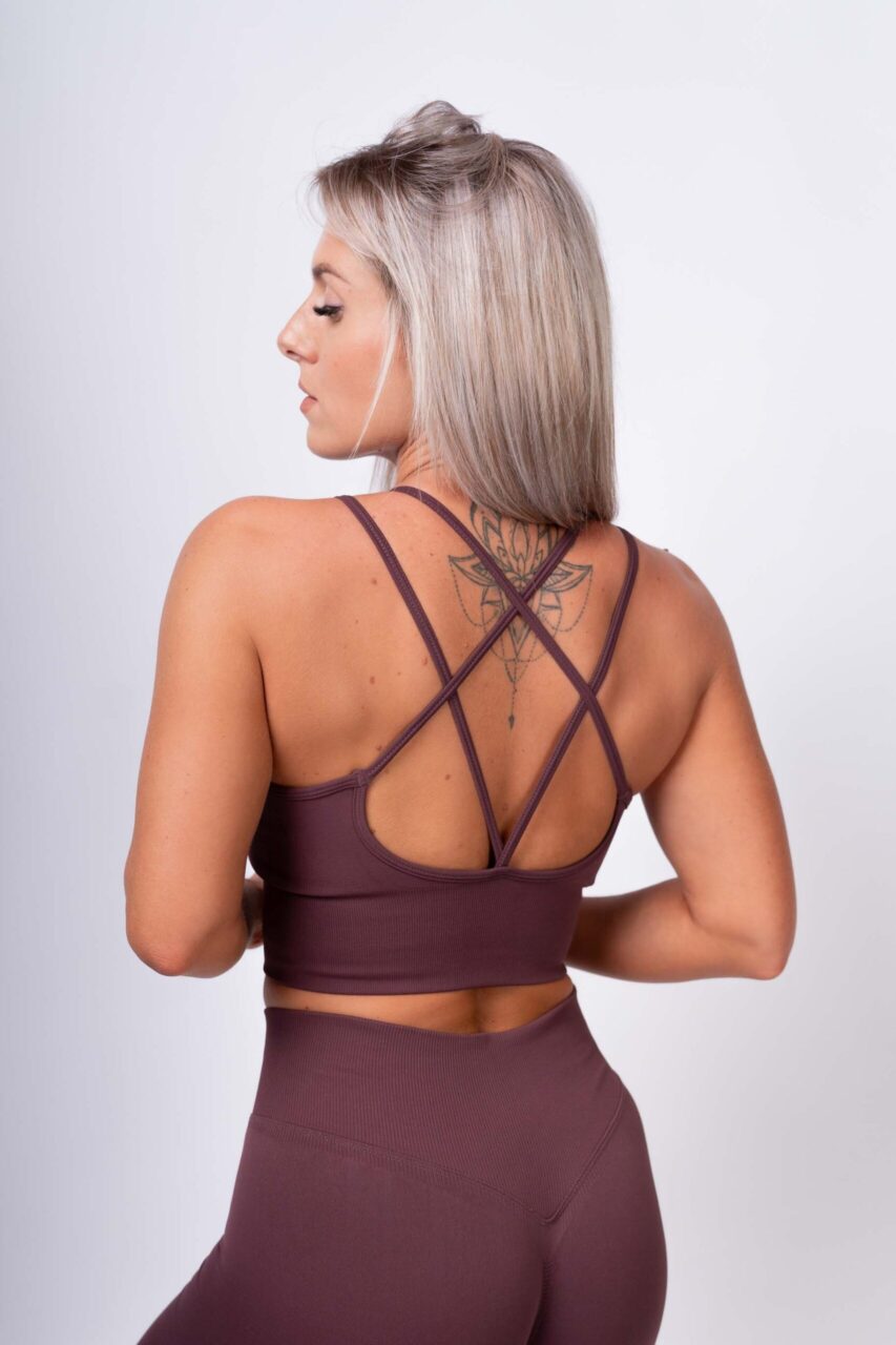 Top bezszwowy shape na ramiączkach burgundowy - obrazek 3