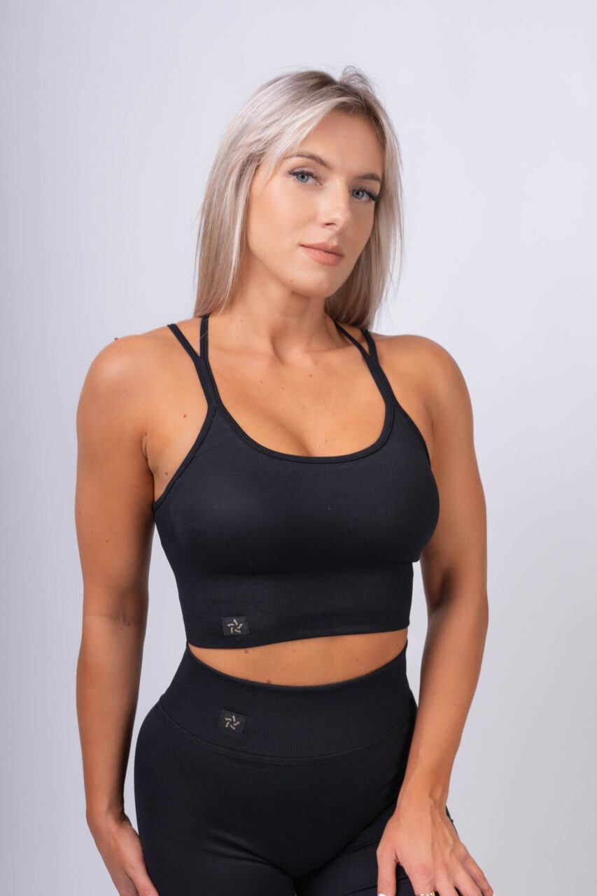 Top bezszwowy shape na ramiączkach czarny